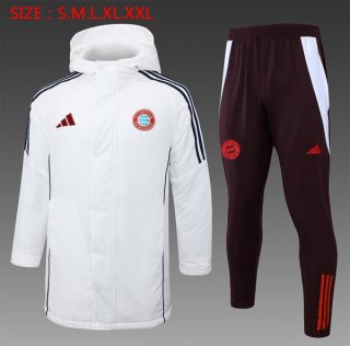 Piumino Bayern Monaco Set Completo 2024/25 Bianco Piumino Bayern Monaco Set Completo 2024/25 Bianco